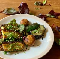 glutenfreies Vollkornbrot mit gebratenem Gem&uuml;se